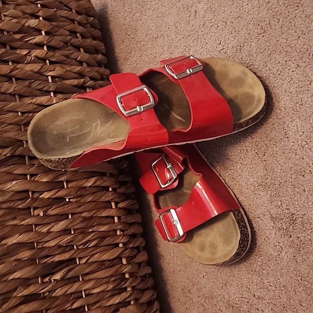 Sandles